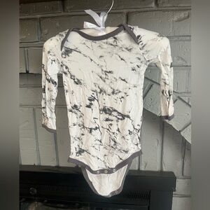 Kyte BABY Charcoal Marble Long Sleeve Baby Onesie
